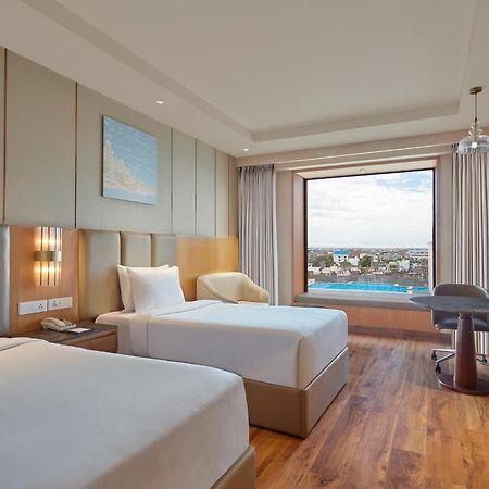 Doubletree By Hilton Варанаси Екстериор снимка