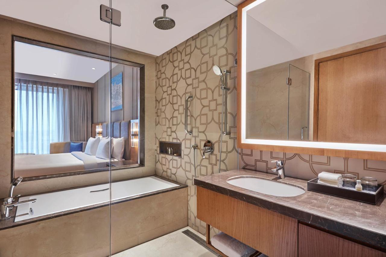 Doubletree By Hilton Варанаси Екстериор снимка