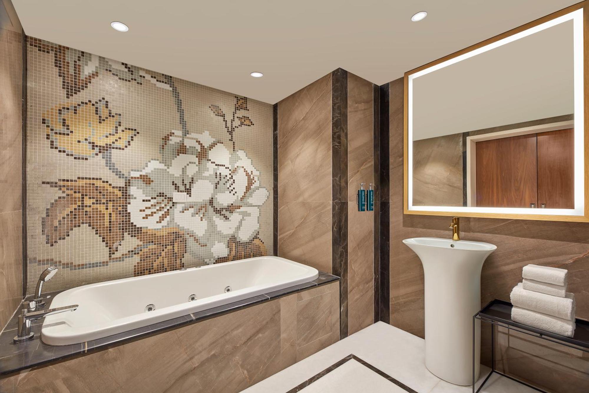 Doubletree By Hilton Варанаси Екстериор снимка
